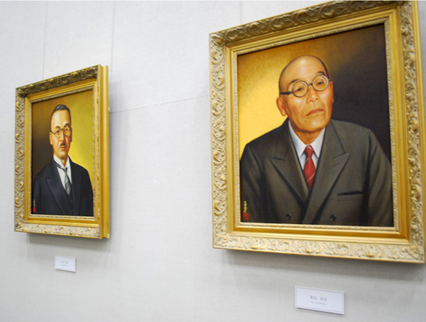 肖像画江上コレクションで 旭川近現代史を振り返る - 旭川市博物館