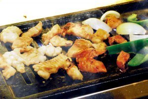 朝5時まで営業のホルモン屋春のホルモンまつりが開幕