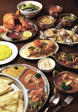 スパイスの効いた本格ネパールカレーはいかが？