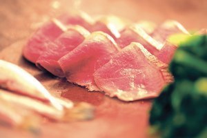 お歳暮ギフトやお正月料理に特製鴨ロース