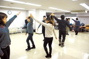 雪のシンデレラ物語 11日に冬まつりステージで