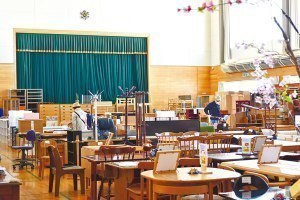 掘り出し物が見つかる？24日まで再生家具フェア