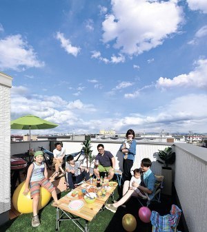 屋上付きモデルハウスで、話題の「グランピング」を提案