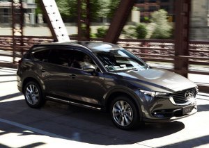 マツダSUV「CX-8」試作プロトタイプを展示
