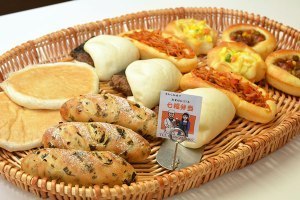 大好きな七福弁当をパンに11日から6種の新作