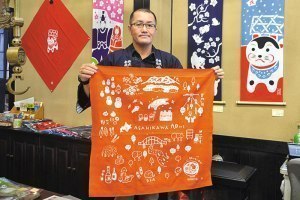 創業120年を記念し買物公園で作品展示