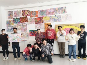 かたるべの森美術館で利用者の作品展示会