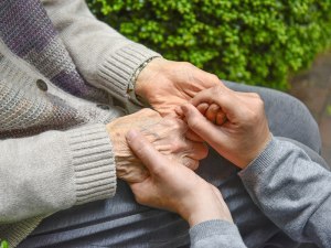 高齢者や認知症の方を地域で支え合うために