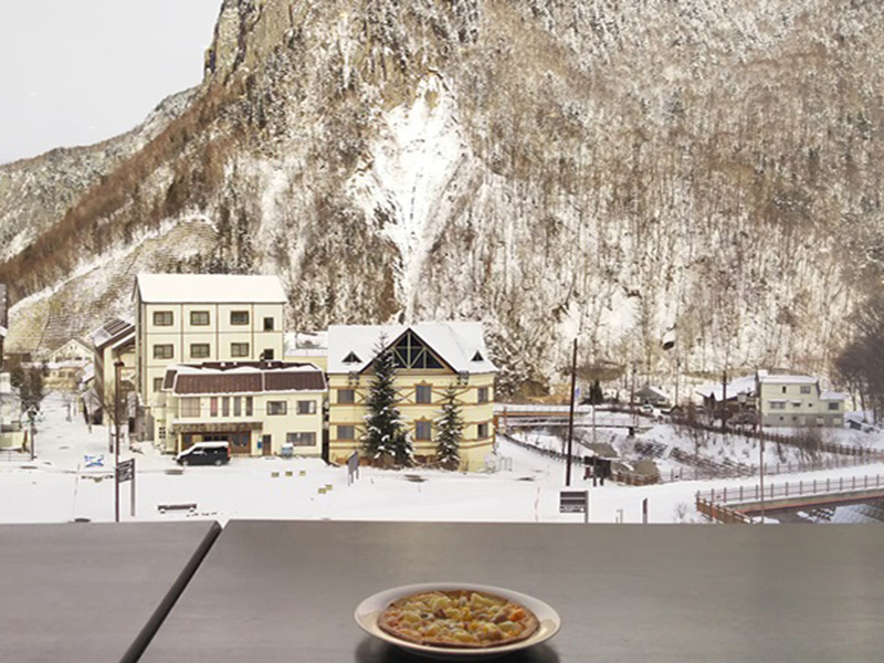 ロープウェイがお休みでも、層雲峡周辺を存分に楽しんで！カレーやシチュー、ピザは11時～14時30分のみの提供です