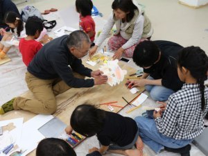 あべ弘士さんと動物つくろ！みんなで「ととりの森」再現