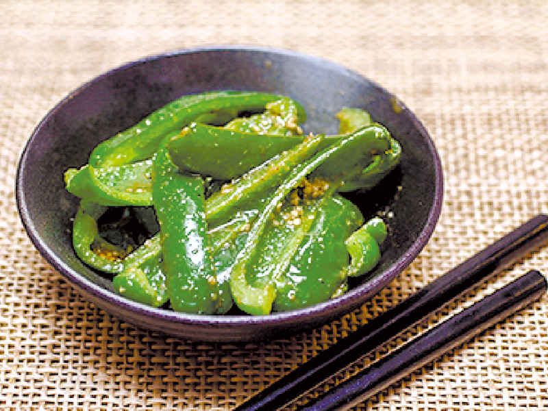 とある料理人さんから伝授。<br /><br />
さっと揚げてさっと出せるスピード調理。<br /><br />
なのにしっかり味のあるオツマミです。