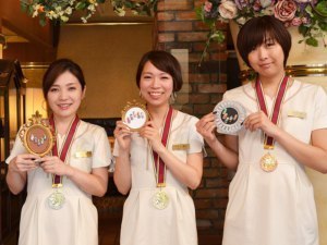 ネイルアート競う大会で表彰台独占の快挙