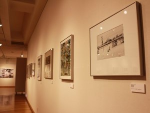“写真の町”の歩み振り返る 歴代受賞者150人の作品展