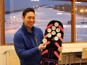 ゲレンデ滑るが滑らない?!ステッカーで合格祈願を