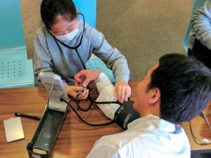 実験や模擬体験においで医療技術職の紹介も