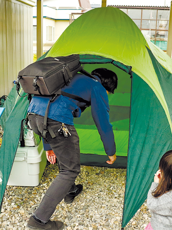 屋根があるので安心。普通はあり得ない無敵のシチュエーション