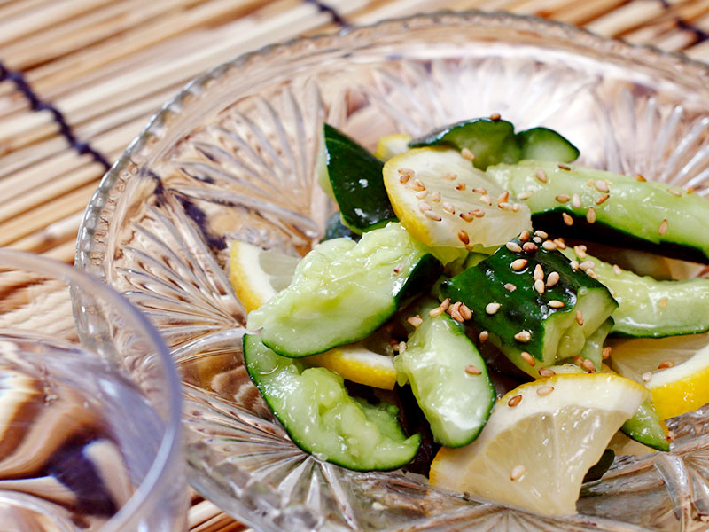 ただでさえ美味しいたたききゅうりが、さらにレモンで旨くなる