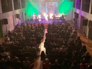 昭和の流行歌楽しんで北海道歌旅座が旭川公演