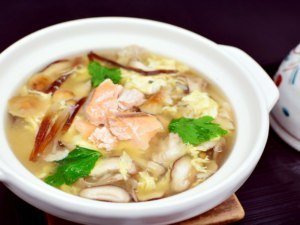 秋鮭と茸の雑炊