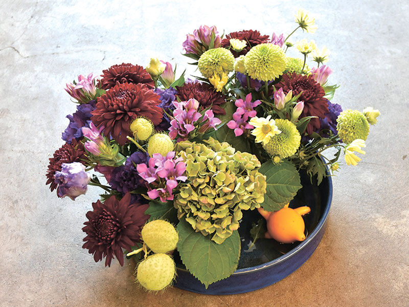 濃い色合いを重ねて、ゴージャスに