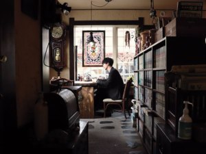 朝のちょっとした贅沢時間回るレコードと雪の足音