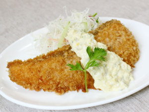 鮭フライ自家製みょうが入りタルタルソースがけ
