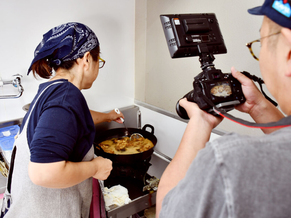 揚げたてを提供するゲソ