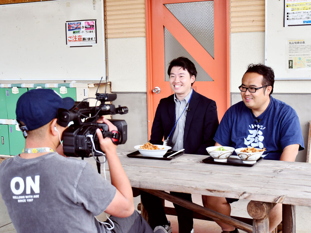 はっしーと鈴木さん、さっそく仲良く息の合った食レポを見せてくれます。さすが連携協定しただけある~!