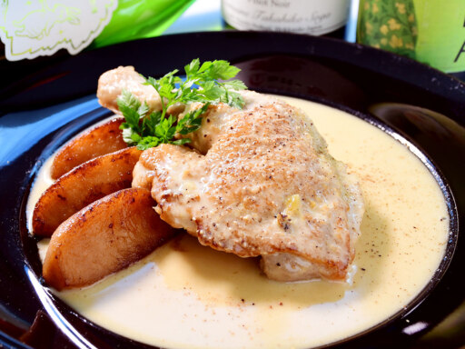 鶏もも肉のノルマンディ風