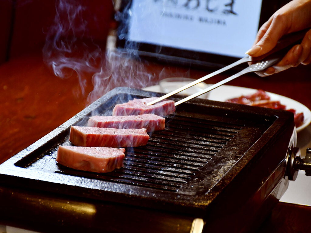 火力の調整がしやすいガス火のロースターで、最高の焼き加減に