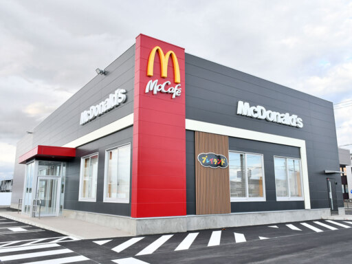 プレイランドで遊ぼ～♪マックが豊岡に新店オープン