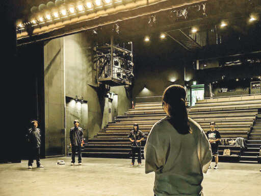 高校生の熱演間近に感じて富良野演劇工場で演劇祭