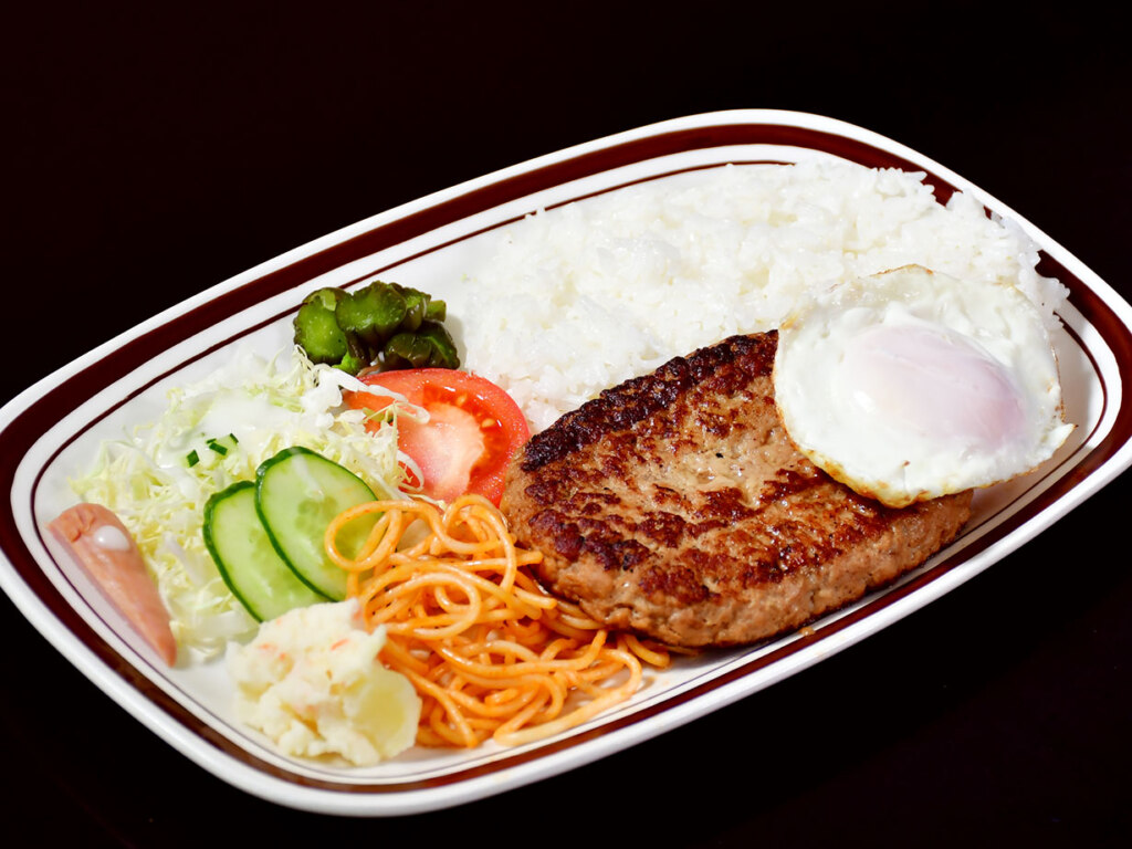 み~んな大好きでしょ?「ハンバーグ定食」
