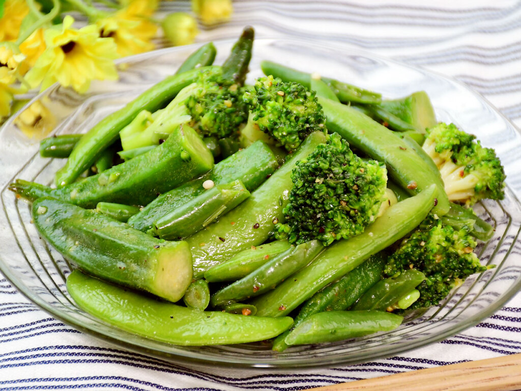 4種の緑野菜レモン風味 540円