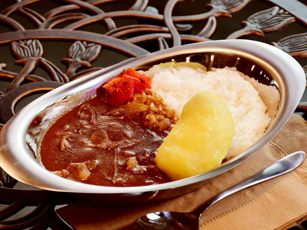カレーライス 1,100円