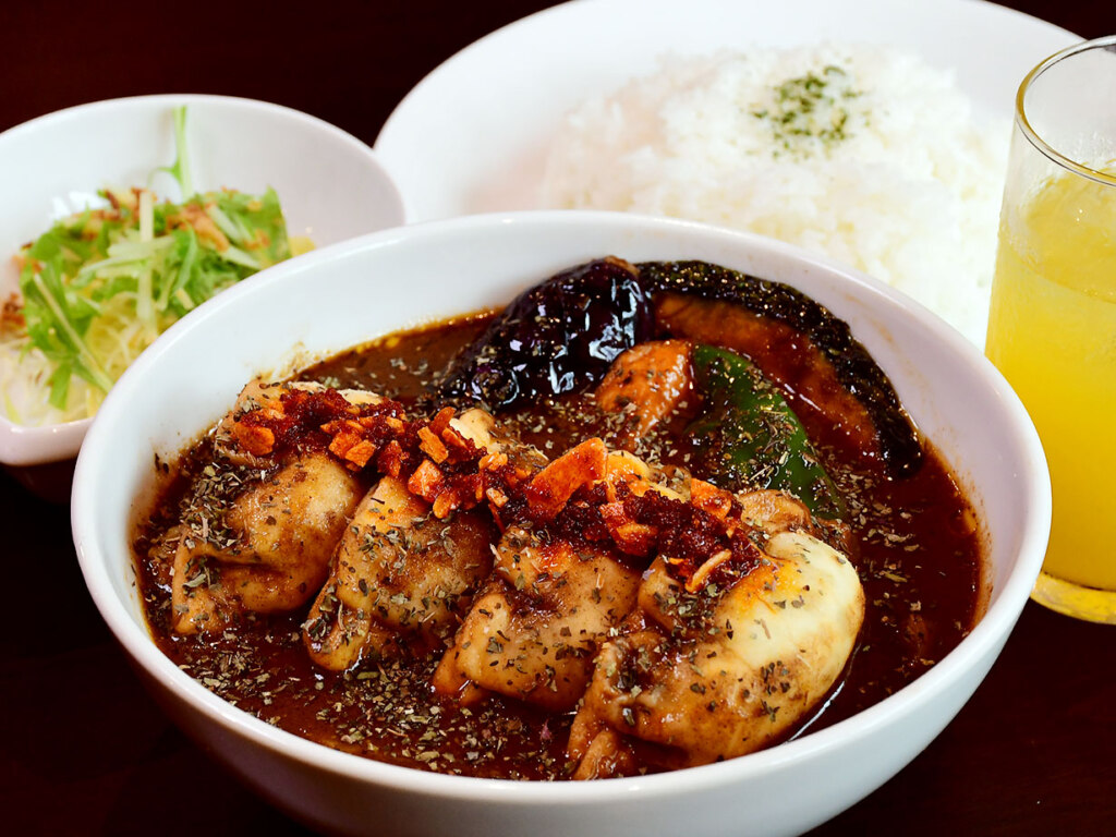やをらの餃子と野菜のスープカレー 1,780円