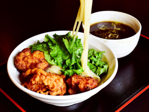 すすってびっくり新感覚讃岐うどん屋の特製ラーメン