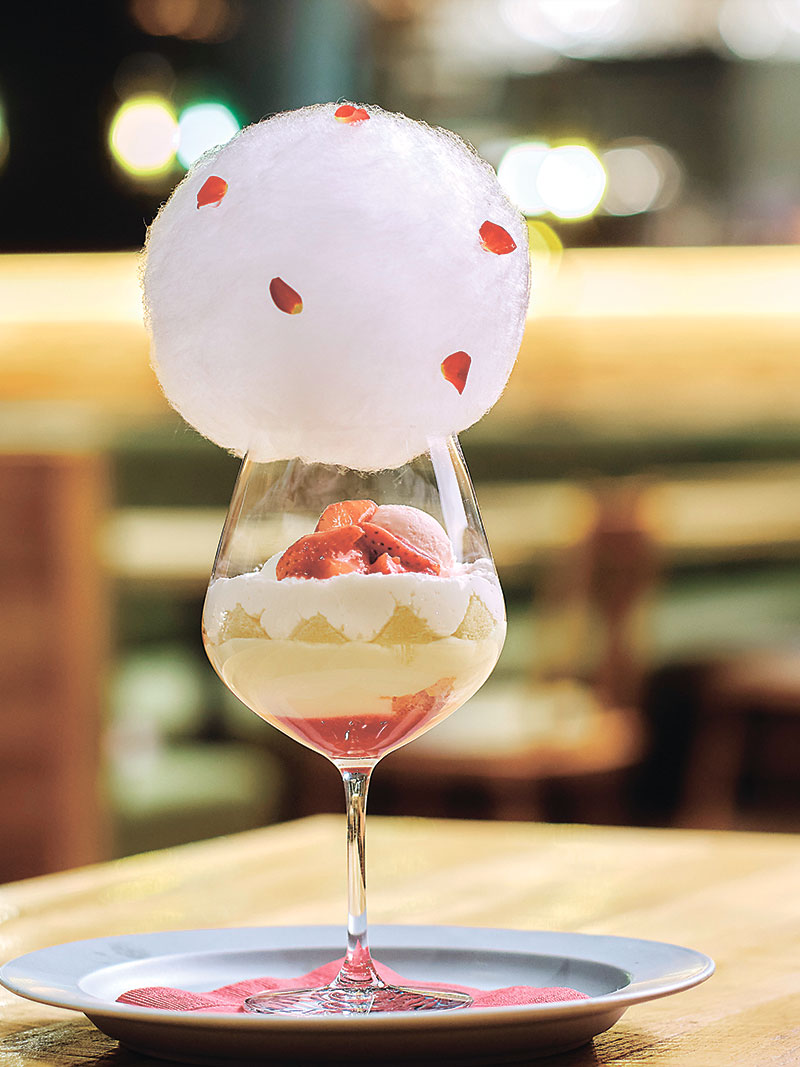 苺とフレッシュクリームのパフェ 1,500円