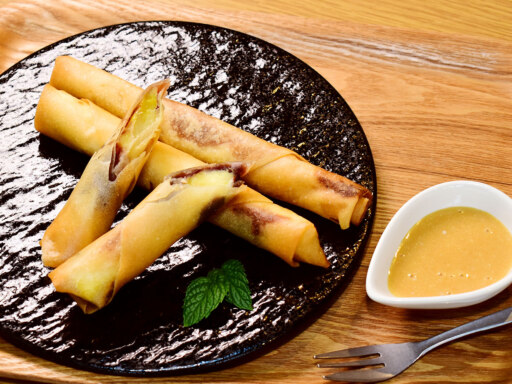 あんチーさつま春巻ききなこソース添え