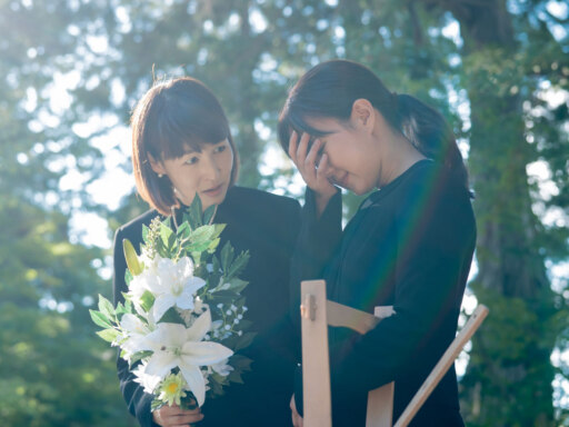 家族が亡くなった時、まず何をすればいいの？