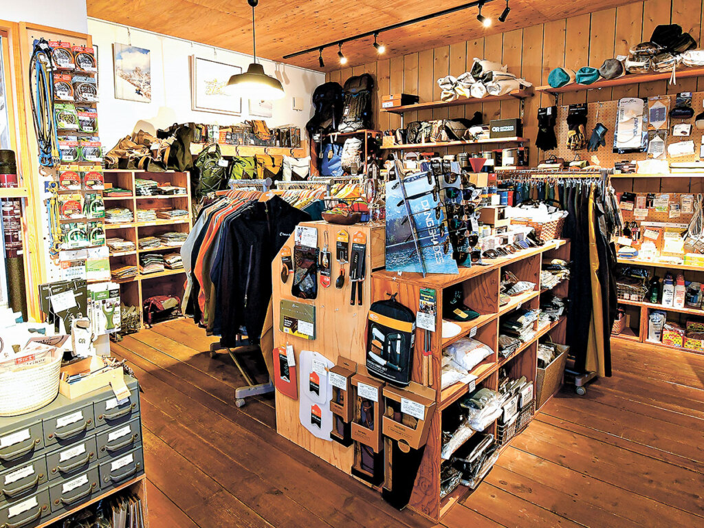 自分の遊び方に合うギアって…?知識と経験豊富な店主へ気軽に相談を