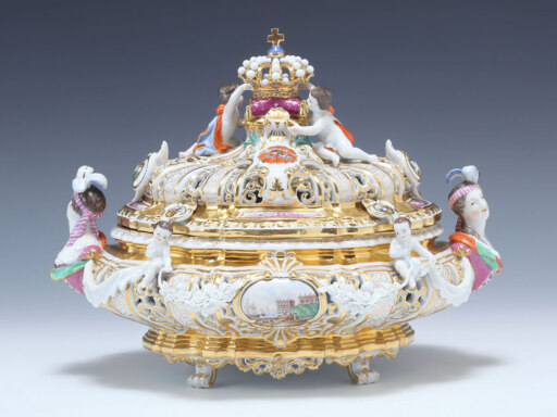工芸美術の最高峰 マイセン2月まで旭川市役所で展示