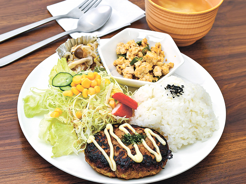 1日10食限定日替わりランチ 650円 ※献立はインスタをチェック