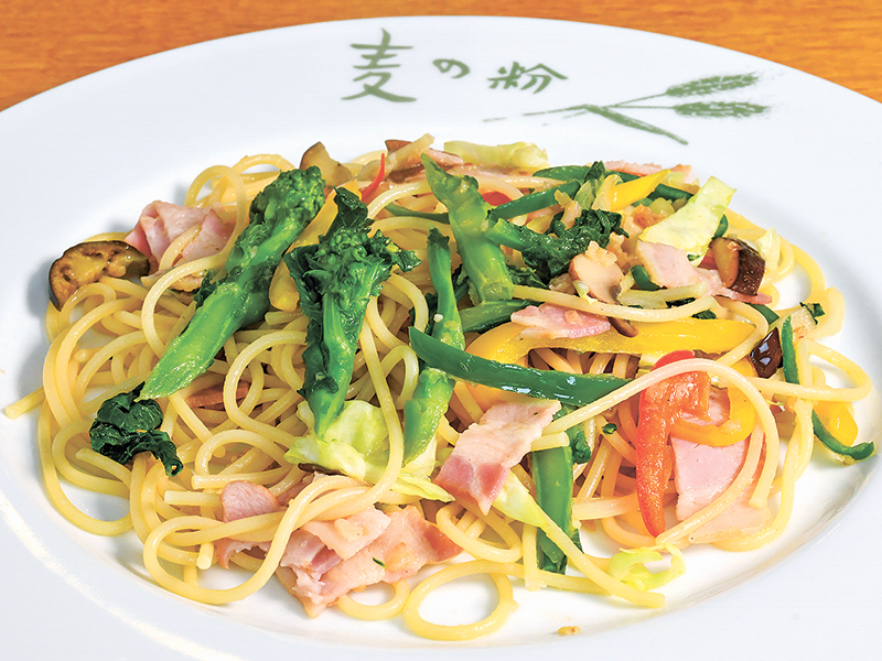 春野菜とベーコンの春パスタ 1,500円(ドリンク付き)