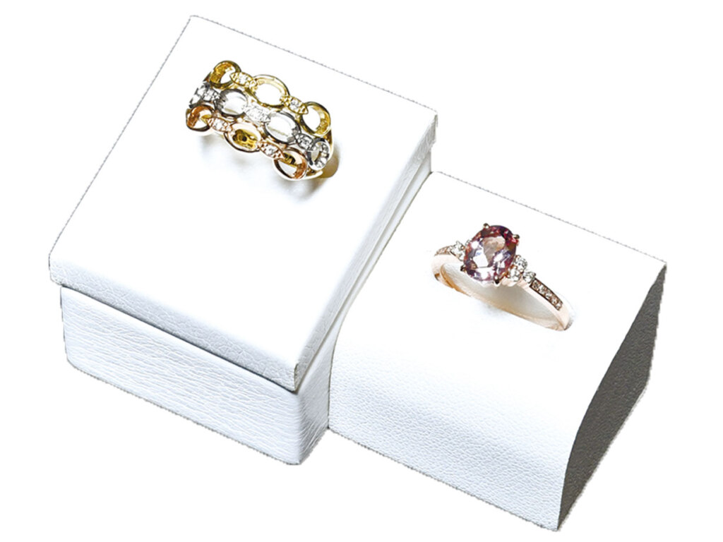 11周年記念リング各種 110,000円