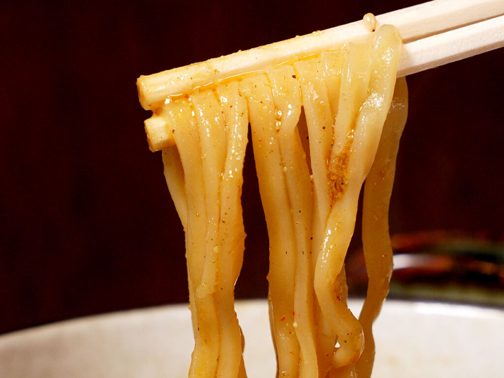 カレースープはスパイスの風味がよくて、辛い「HOT」もあり