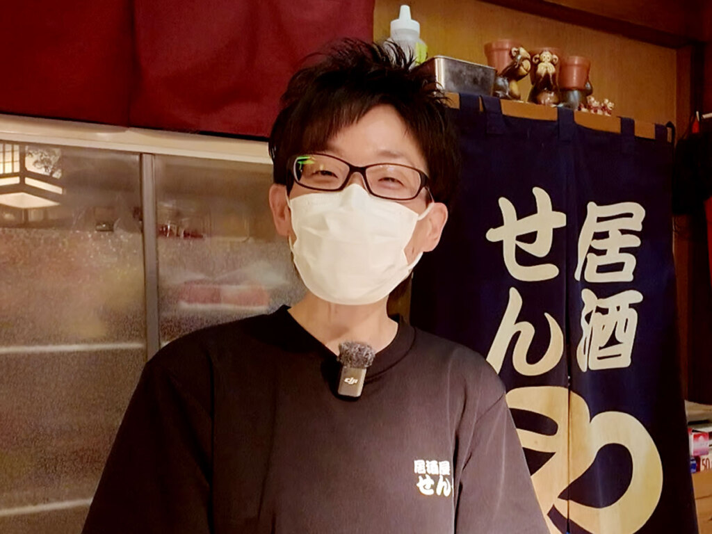 店主の菊地さん。朗らかな人柄が、常連さんに愛されています