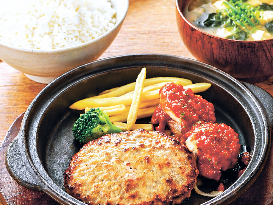 チキン＆ハンバーグ定食 1,250円（ライス・みそ汁付き）
