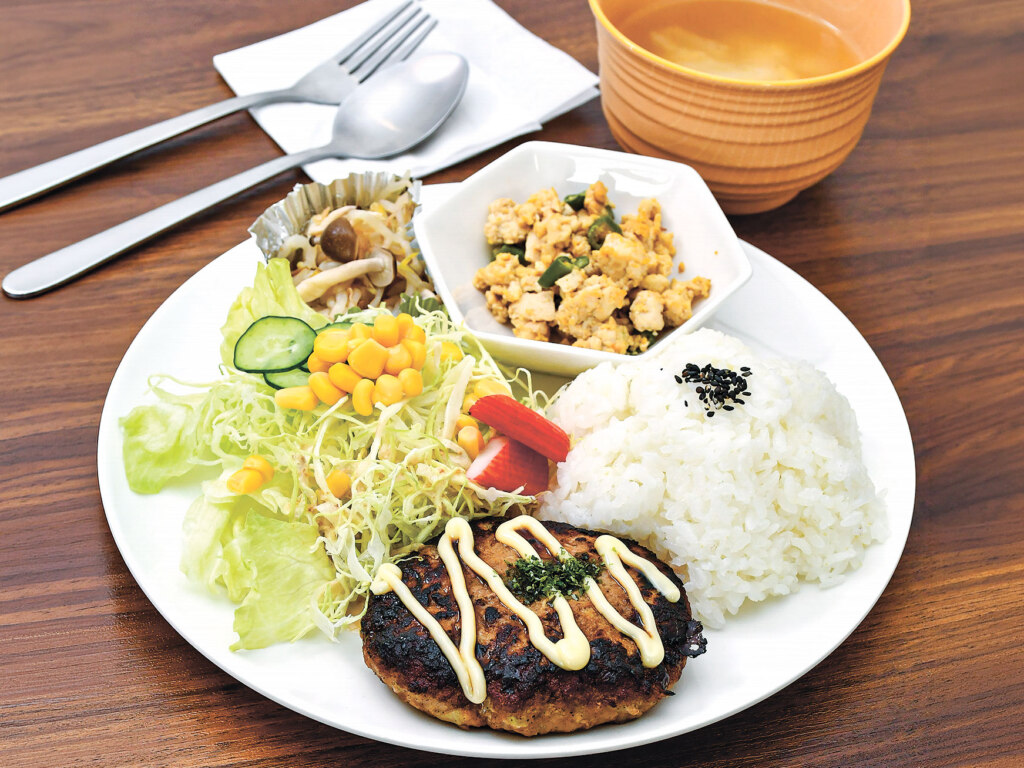 日替わりランチ 680円（大盛700円） ※献立はインスタをチェック
