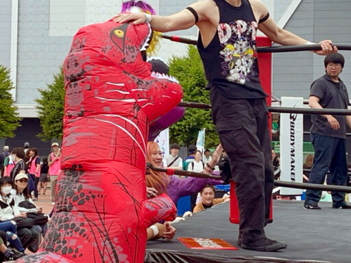 プロレス・ダンス・大運動会…　6月20日は駅前広場でけんスポ！